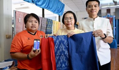 เสื้อ "ศรีโคตรบูรณ์"กลุ่มศิลปาชีพผ้าไหมบ้านท่าเรือตัดให้ครม.ใส่วันประชุมครม.สัญจรนครพนม