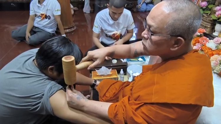 แห่ตอกตะกรุดทองคำเกจิดังเมืองปทุมฯ "หลวงพ่ออ๊อด วัดสายไหม”เสริมโชคหนุนดวงวันเสาร์ 5