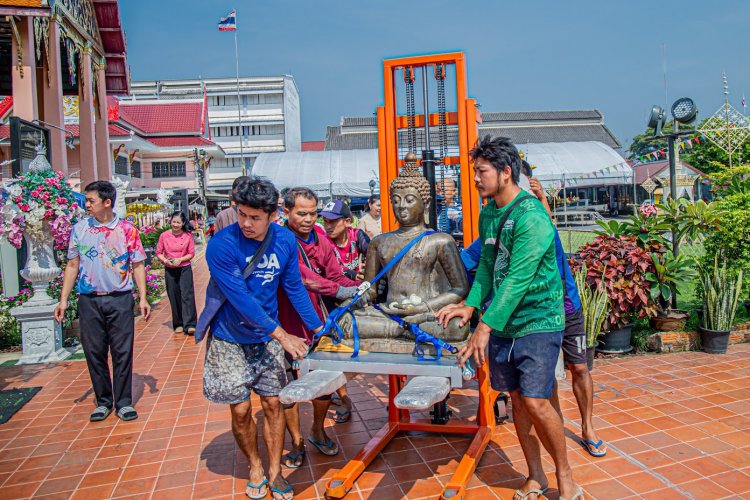 น่าน -ประเพณีมหาสงกรานต์ยิ่งใหญ่ พระสงฆ์-ประชาชนร่วมใจฟื้นประเพณีโบราณ แห่พระพุทธรูปสำคัญ เสริมสิริมงคล ปีนี้ อัญเชิญพระเจ้าแวดเวียง 30 วัดขบวนแห่