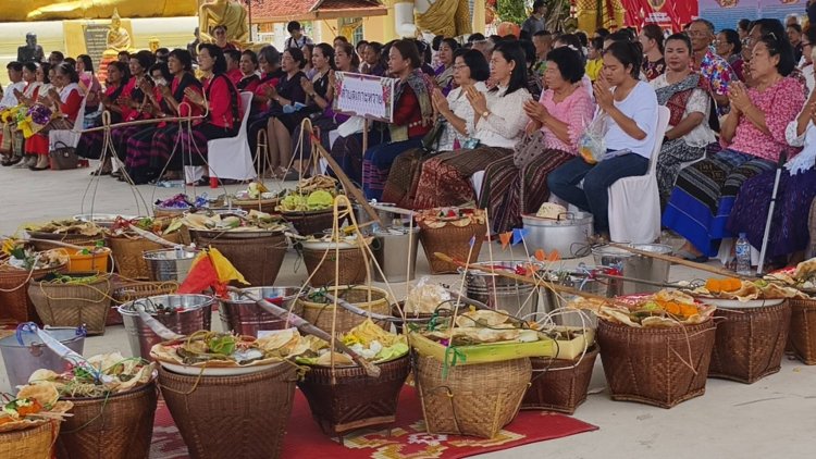 จัดยิ่งใหญ่ มหกรรหาบพาสูด สูดเสื้อสูดผ้า ชาวไทยพวน แห่งเดียวในประเทศไทย