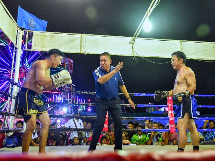 ชลบุรีต่อยกันยับทั้งนายอำเภอปลัดยันต์ผู้ช่วยผู้ใหญ่บ้าน ผู้ว่าสุดทนขอเป็นกรรมการห้ามเอง