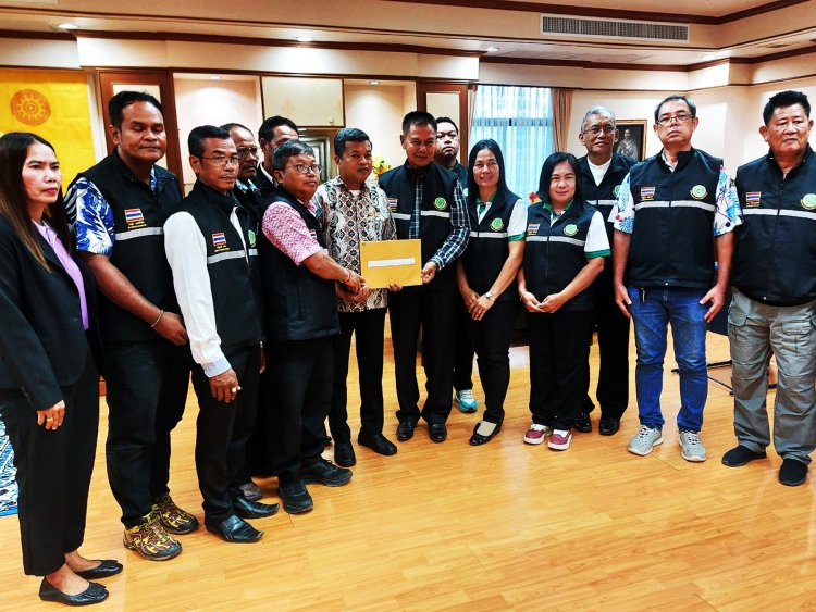 สภาเกษตรกรพัทลุงยื่นหนังสือถึงรัฐบาลแทรกแซงราคาสินค้าเกษตรตกต่ำ