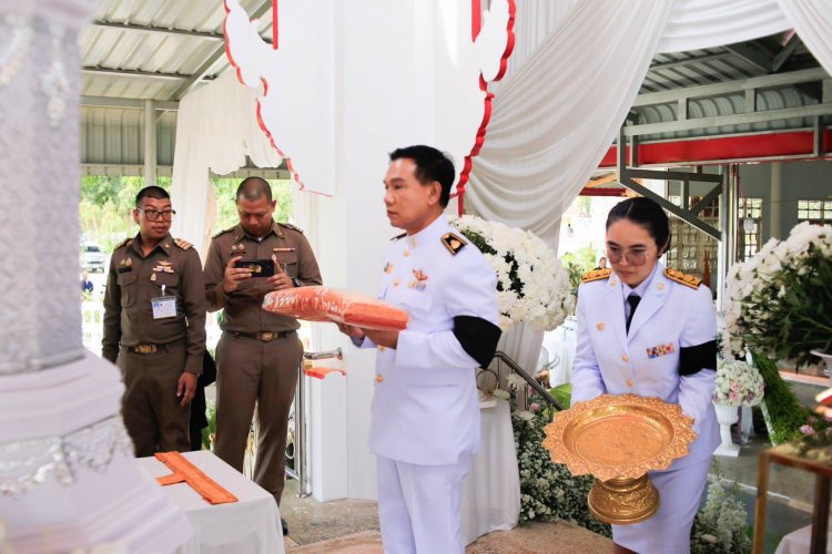 ดร.ชูชีพ ตรีโภคา เลขานุการในองค์ พล.ต.ม.จ.จุลเจิม ยุคล เป็นประธานพระราชทานเพลิงศพ นายช้อย ทองคำ