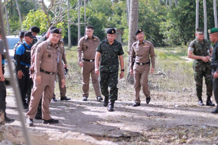 มทภ.4ลงพื้นที่ตรวจสอบเหตุคนร้ายลอบวางระเบิด-กราดยิงที่นราฯเจ็บ 10 ราย
