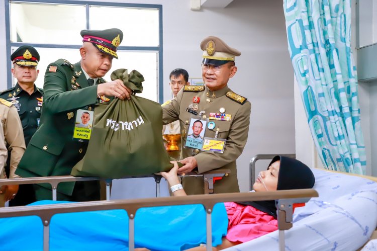 องคมนตรี ลงพื้นที่เยี่ยมให้กำลังใจผู้ได้รับผลกระทบจากสถานการณ์ความรุนแรงในพื้นที่จังหวัดนราธิวาส