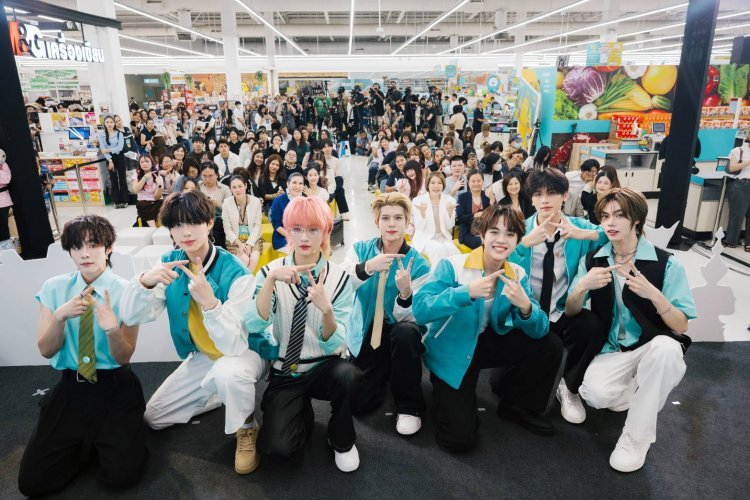 “NexT1DE"เซอร์ไพรส์ นั่งแท่น Friends of Lotus’s ชวนสัมผัสประสบการณ์ช้อปปิ้ง พร้อมมอบบัตรสิทธิพิเศษสำหรับนักท่องเที่ยว