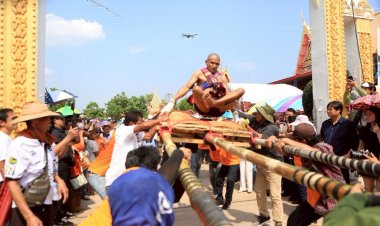 ชัยภูมิระเบิดความมัน! “แห่นาคโหด” หนึ่งเดียวในโลก คนแน่นหมู่บ้าน ลุ้นระทึกนาคตกแคร่–คึกคักสุดในรอบปี