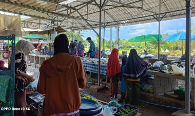 ผ่านโคกโพธิ์แวะ “ลาดกรูด” ซื้อผักพื้นเมือง อาหารทะเลของกินบ้านบ้านหายาก