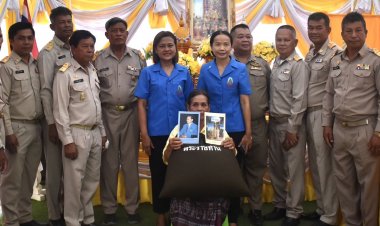 มูลนิธิราชประชานุเคราะห์ฯ เชิญสิ่งของพระราชทานมอบแก่ผู้ประสบอัคคีภัยชัยภูมิ