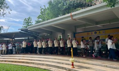 พุทธศาสนิกชนนับหมื่นแห่เวียนเทียนวันวิสาขบูชารอบต้นพระศรีมหาโพธิ์