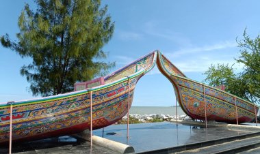 สีสันกลางลำน้ำ งานศิลป์บนลำเรือ “กอและ” แห่งเมืองตานี