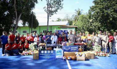 สมาคมนักข่าวช่างภาพกีฬาฯสานฝันเยาวขนมอบลานกีฬา-อุปกรณ์ให้ร.ร.บ้านซ่อมกอกอ.เซกา จ.บึงกาฬ