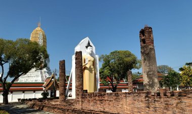 หลบฝน ขึ้นเหนือเลาะเมืองสองแคว เยี่ยมชมวัดเก่าแก่ทางประวัติศาสตร์