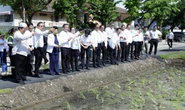 คณะกรรมาธิการการศาสนาฯร่วมกิจกรรม “ศาสนิกสัมพันธ์ ปลูกต้นไม้ ปลูกธรรม ปลูกอนาคต”