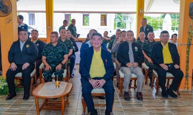 "ภูมิธรรม"รมว.กลาโหม นำคณะล่องใต้ทอดผ้าป่าวัดปิเหล็ง เจาะไอร้อง-ลุยดับไฟใต้