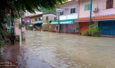 ฝนถล่มอุทัยธานีน้ำท่วม 8 อำเภอ นายกเทศมนตรีเร่งช่วยเหลือเหยื่ออุทกภัย