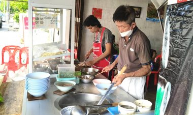 เกาเหลาเครื่องในโกเส้ง สูตรจีนแต้จิ๋ว อร่อยคู่เมืองตรังกว่า 70 ปี