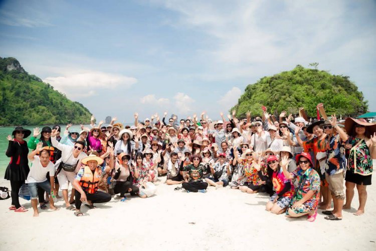 สมาชิก J&C สุดแฮปปี้ทัวร์กระบี่สุดหรรษา