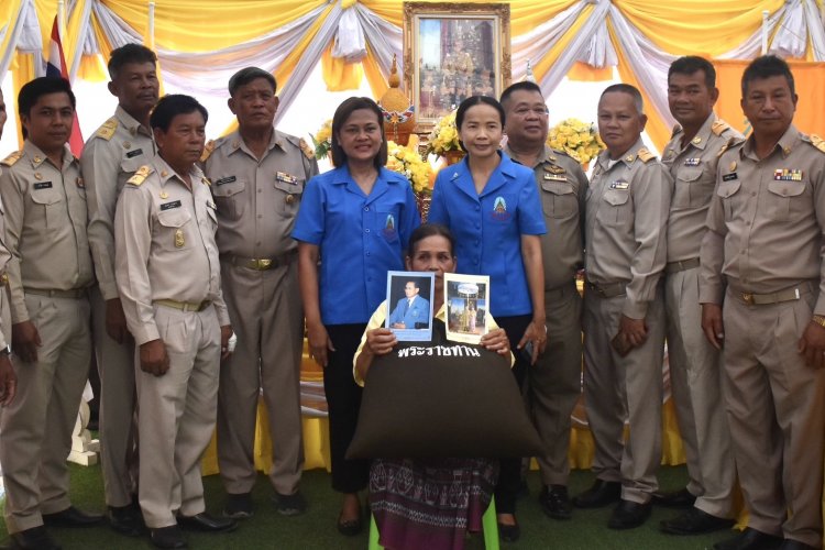 มูลนิธิราชประชานุเคราะห์ฯ เชิญสิ่งของพระราชทานมอบแก่ผู้ประสบอัคคีภัยชัยภูมิ