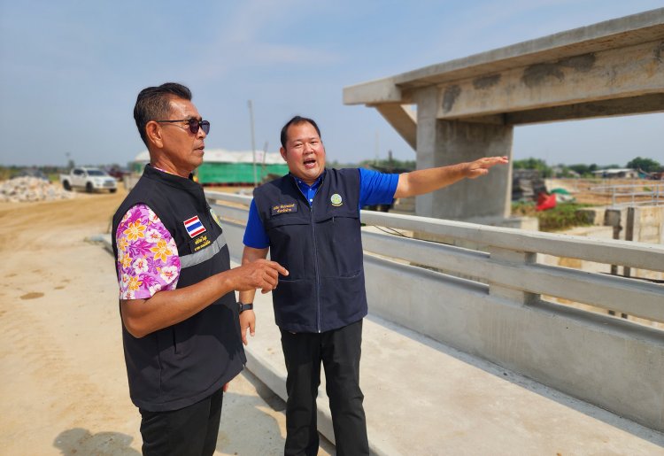 กรมชลประทานรายงานการก่อสร้างประตูระบายน้ำโพธิ์ประทับช้างในแม่น้ำยมพิจิตรคืบหน้า60%แล้ว