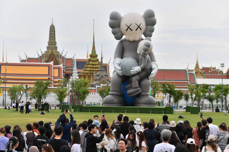 นทท.แห่ชม"ศิลปะร่วม"สมัยกลางแจ้ง ท้องสนามหลวง สุดยอดอีเว้นต์ระดับโลก