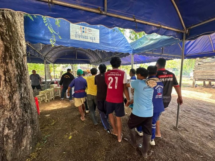 ญาติสุดเศร้า!ผญบ.ลมศักดิ์ถูกฟ้าผ่ากลางทุ่งนาเสียชีวิตแล้วที่รพ.ศรีสะเกษ