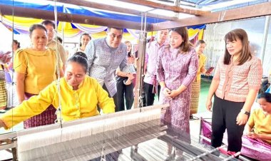 ศรีสะเกษ ยกระดับการพัฒนาผลิตภัณฑ์ภูมิปัญญาผ้าไทยและงานหัตถกรรม