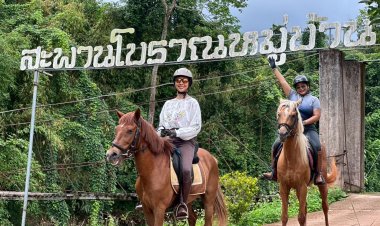 น่าน – นักท่องเที่ยวเปิดประสบการณ์ ขี่ม้าท้าฝน ยลโฉมเมืองเก่า ครั้งแรกในเมืองน่าน นำม้าขึ้นท้าดอยสูง ถนนเลข 3 – หมู่บ้านสะปัน  โปรโมทการท่องเที่ยวฤดูฝน