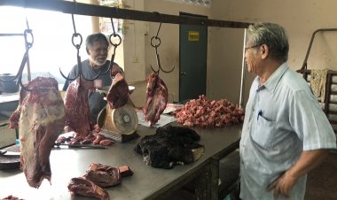 ชาวมุสลิมในเบตงออกจับจ่ายซื้อของเฉลิมฉลองวันฮารีรายออีดิ้ลอัฎฮาบางตา