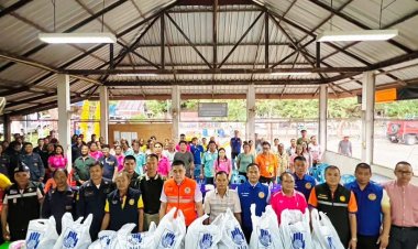 ผู้ว่าฯ ศรีสะเกษ มอบเครื่องบริโภคให้กับกำลังพล-ชรบ.-ชุดคุ้มครองตำบลดงรัก