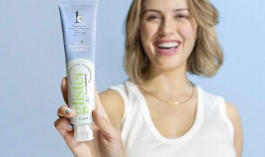 ยิ้มสวย สุขภาพดี ด้วยกลิสเทอร์ ยาสีฟันแพลนท์เบสยอดขายอันดับ 1 ของไทย