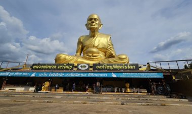 เที่ยวหน้าฝน!!!  เสริมสิริมงคลชีวิต แวะนมัสการ “หลวงพ่อทวด” องค์ใหญ่สุดในโลก“เขาใหญ่”