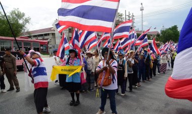 ม็อบเคลื่อนพลกดดันนายกฯลาออกฉุดศก.ตกต่ำซ้ำ