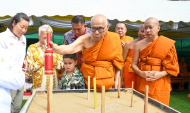 ชลบุรี ยกเสาเอกศาลาสมเด็จพระเจ้าตากสินมหาราช