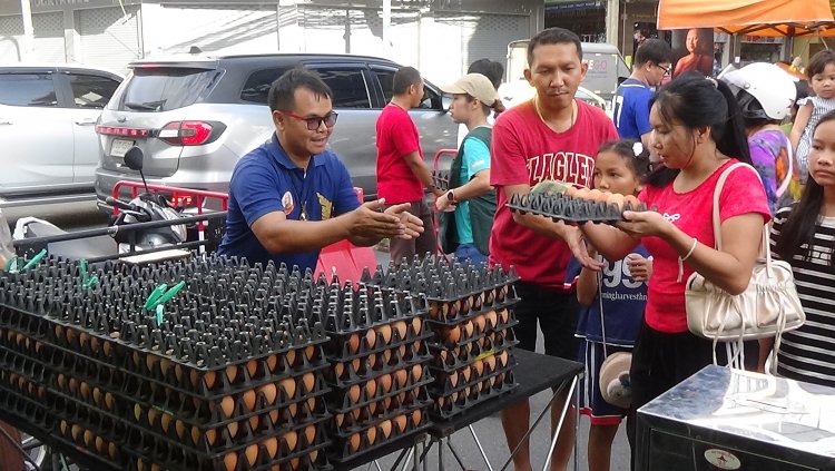กองงานเลขานุการฝ่ายกิจกรรมพิเศษวัดพระบาทน้ำพุ จัดกิจกรรมผ้าป่า ไข่ไก่