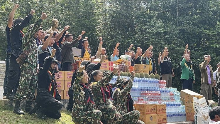 กลุ่มพลังมวลชนนำสิ่งของอุปโภคบริโภคมอบให้กับกองร้อย ทพ.2609ที่รักษาพรมแดน ตามแนวชายแดน - กัมพูชา