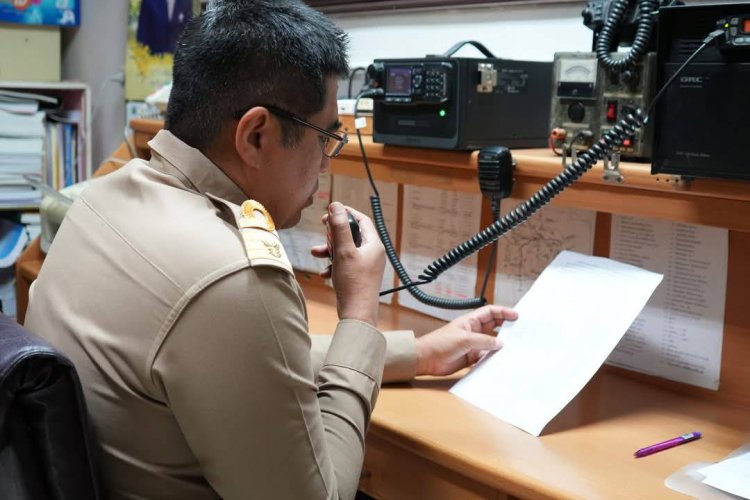 พ่อเมืองศรีสะเกษซักซ้อมสั่งการฉุกเฉินผ่านวิทยุพร้อมรับสถานการณ์ทุกมิติ