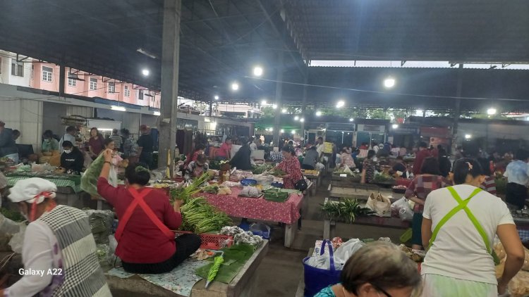 แม่สอดบ้านเฮา…กาดวันติต ตลาดนัดวันอาทิตย์ วิถีชีวิตคนแม่สอด
