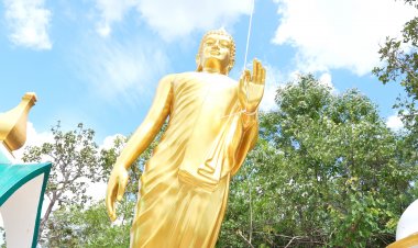 “หงส์ไทย” ประดิษฐานพระพุทธรูปปางลีลาประทานพร ณ บจก.หงส์ไทย สาขาสกลนคร เสริมสิริมงคลสู่ธุรกิจสมุนไพรไทย