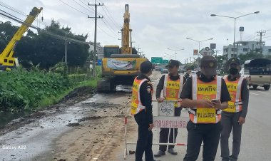 อบจ.ตาก-ทน.แม่สอด  บูรณาการร่วม ขุดลอกเส้นทางระบายน้ำ ป้องกันน้ำท่วม