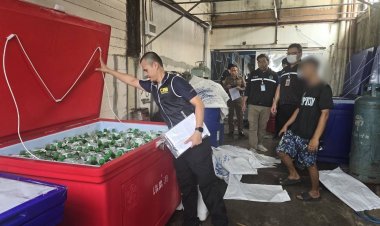 ทลายแหล่งผลิต 4x100 สำเร็จรูปสารพัดรสชาติ ส่งขายออนไลน์