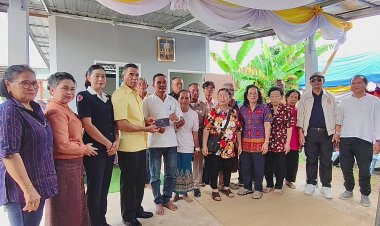 ศรีสะเกษมอบบ้านแก่ครอบครัวผู้มีความหมั่นเพียร ไม่ยุ่งเกี่ยวอบายมุข