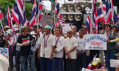 คปท.บุกสถานทูตกัมพูชา ประท้วงปม 3 ทหารไทยเหยียบทุ่นระเบิดบาด