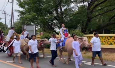 สืบสานประเพณีโบราณใช้ควายเทียมเกวียน เคลื่อนร่างผู้วายชนม์ ฌาปนกิจที่วัด