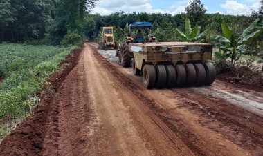 อบจ.ศรีสะเกษ ลุยซ่อมแซมถนน ยกระดับความปลอดภัยการเดินทาง