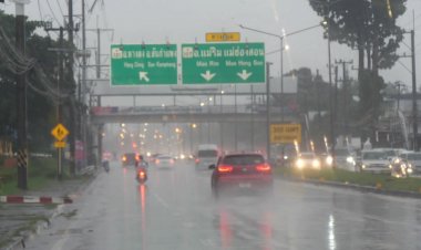 ฝนถล่ม "เชียงใหม่" ตั้งแต่ดึกถึงเช้า ทำจราจรติดขัดหนาแน่น