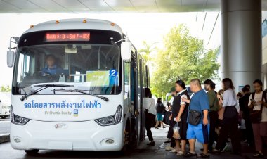 ศูนย์ราชการฯ แจ้งวัฒนะ ขึ้นแท่น “ศูนย์เปลี่ยนถ่ายการจราจร”ใช้ EV Shuttle Bus รถพลังงานสะอาด เชื่อมต่อการเดินทาง