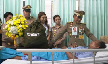 องคมนตรีเชิญสิ่งของพระราชทานมอบแก่ปชช.ได้รับผลกระทบจากสู้รอบชายแดนไทย - กัมพูชา