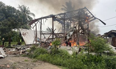 เขมรยิงปืนใหญ่นับสิบลูก ถล่มหมู่บ้าน อ.ปราสาท ตกใส่บ้านไฟไหม้ วัวตาย 6 ตัว