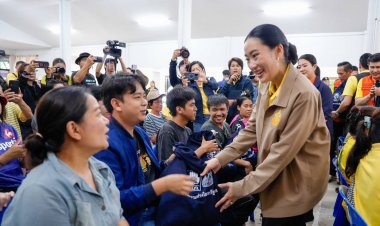 "อุ๊งอิ๊ง"โดนอีกแล้ว! ชาวบ้านบุกด่า 'ขายชาติ' กลางวัดภูมินทร์ เมืองน่าน